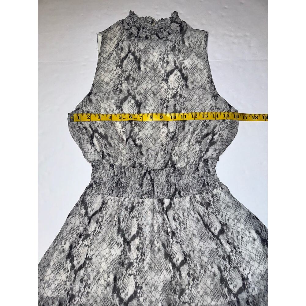 She + Sky Women’s Size Small Grey Sleeveless Cheetah Animal Print Dress Ruffle - Picture 4 of 6